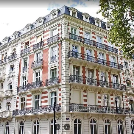 Le Joyau Cache - Superbe Equipe Centre Proche Gare Et Thermes - Cures Vichy
