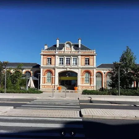 Le Joyau Cache - Superbe Equipe Centre Proche Gare Et Thermes - Cures